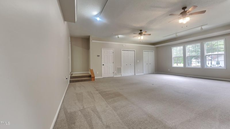 100 Ashebury Dr, Clayton, NC 27527
