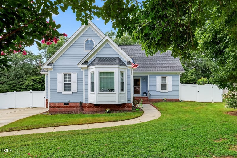 100 Avent Pines Ln, Holly Springs, NC 27540
