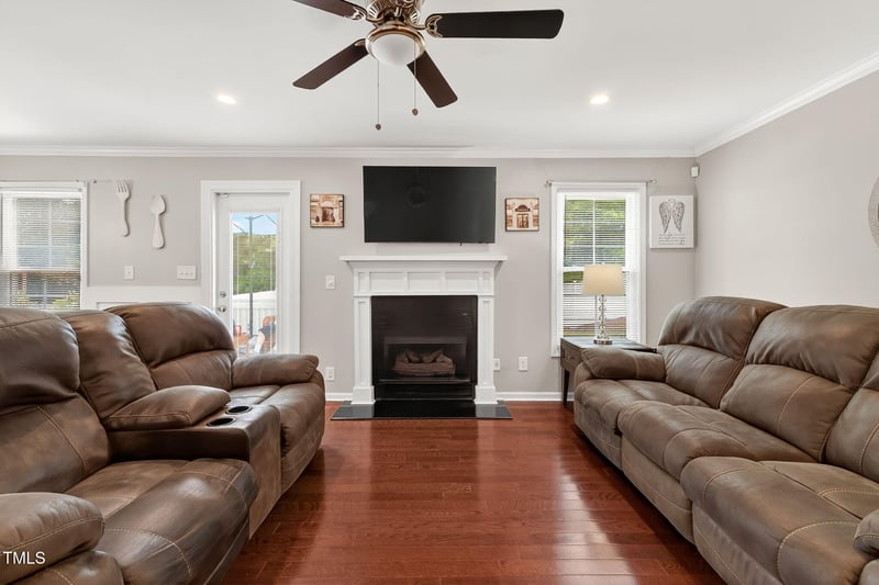 100 Avent Pines Ln, Holly Springs, NC 27540