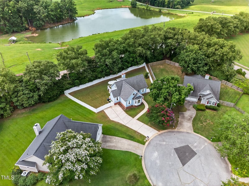 100 Avent Pines Ln, Holly Springs, NC 27540