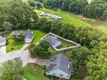 100 Avent Pines Ln, Holly Springs, NC 27540