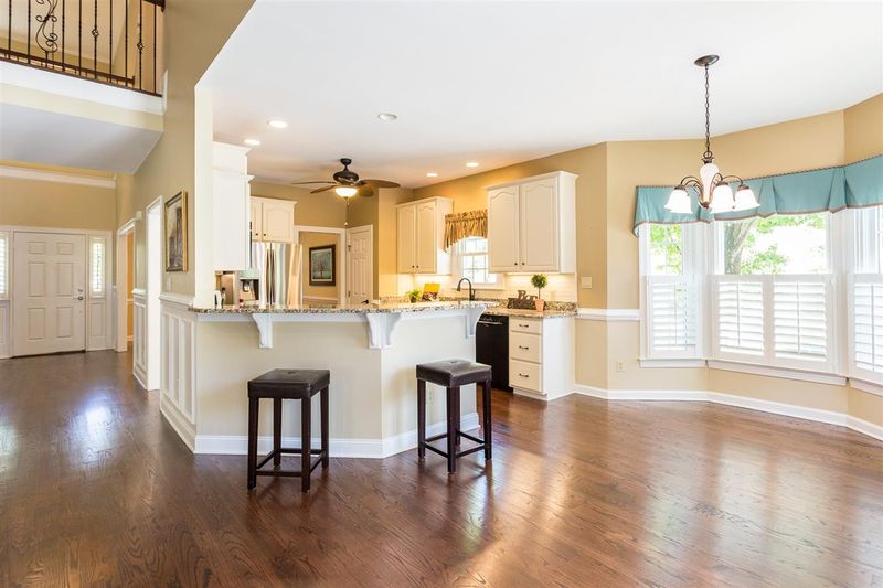 100 Banyon Tree Ln, Cary, NC 27513