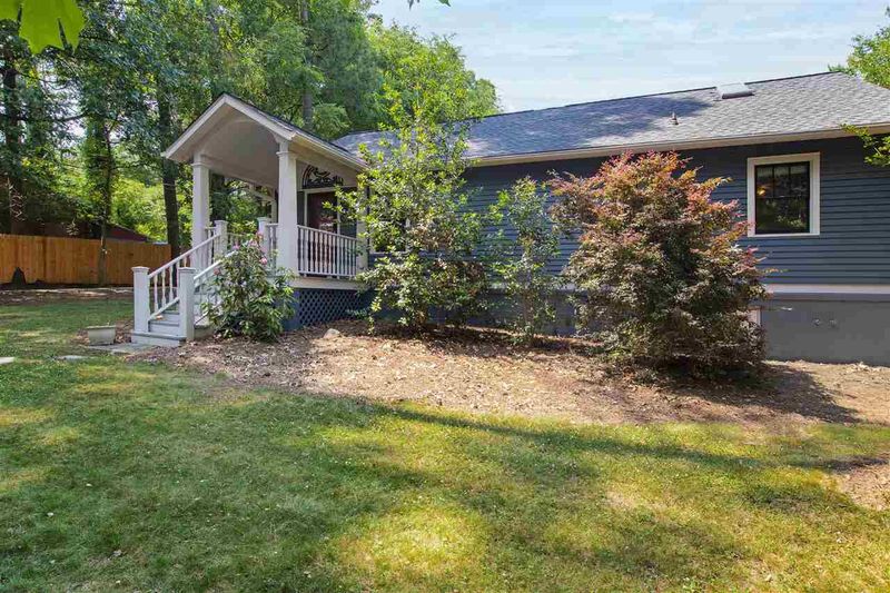 100 Barclay Rd, Chapel Hill, NC 27516