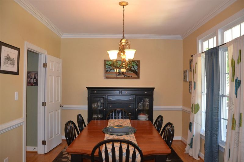 100 Barnes Spring Ct, Cary, NC 27519