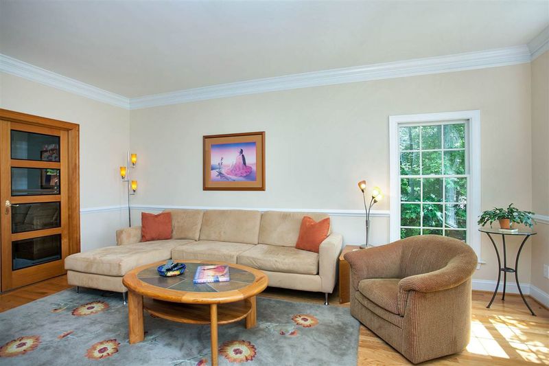 100 Bartica Ct, Cary, NC 27519