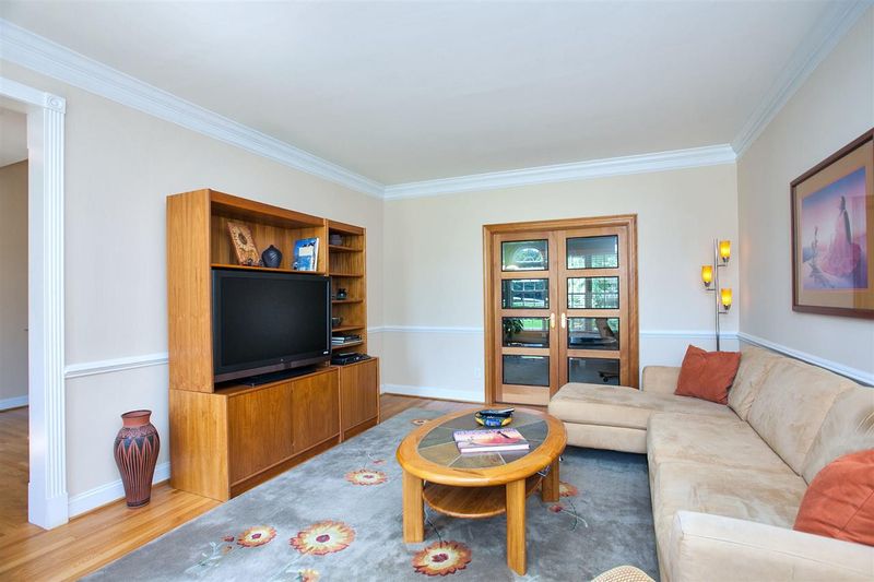 100 Bartica Ct, Cary, NC 27519