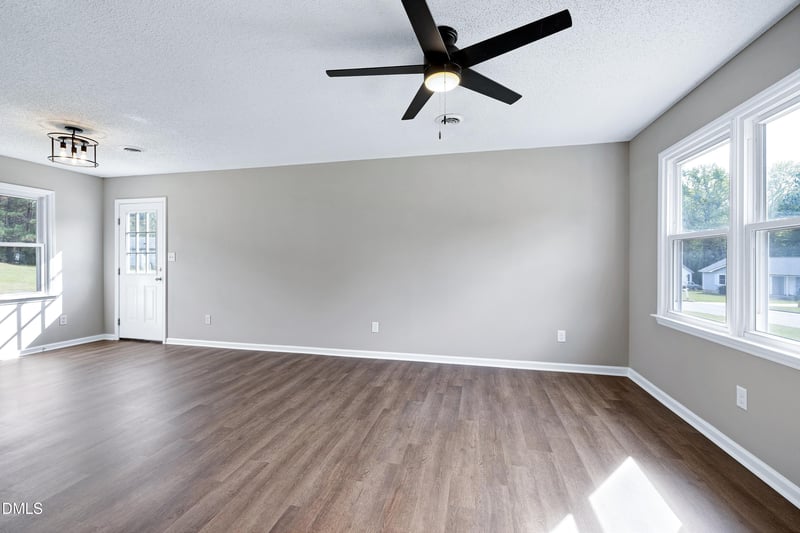 100 Bayberry Ln, Youngsville, NC 27596