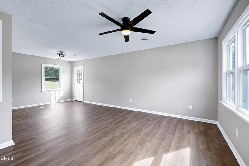 100 Bayberry Ln, Youngsville, NC 27596