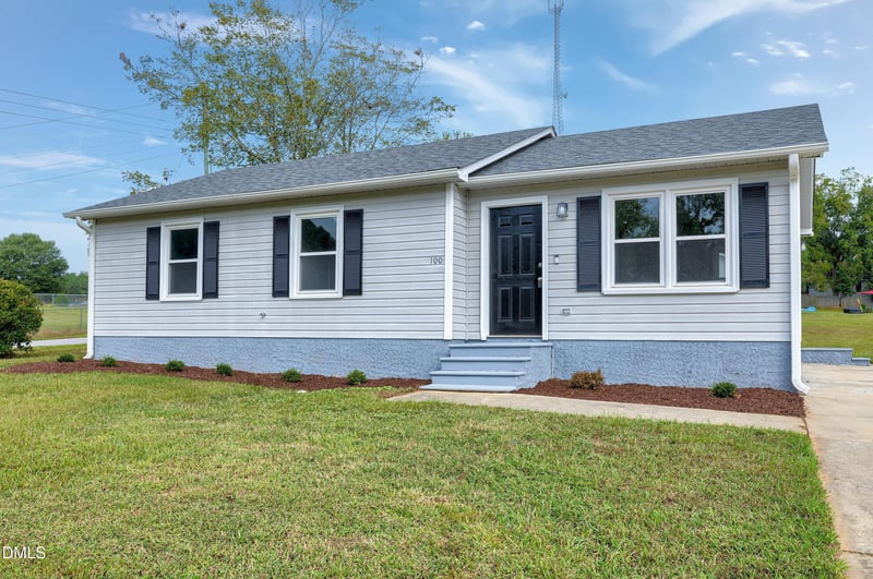 100 Bayberry Ln, Youngsville, NC 27596