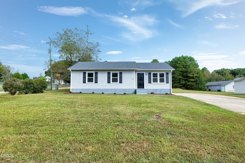 100 Bayberry Ln, Youngsville, NC 27596