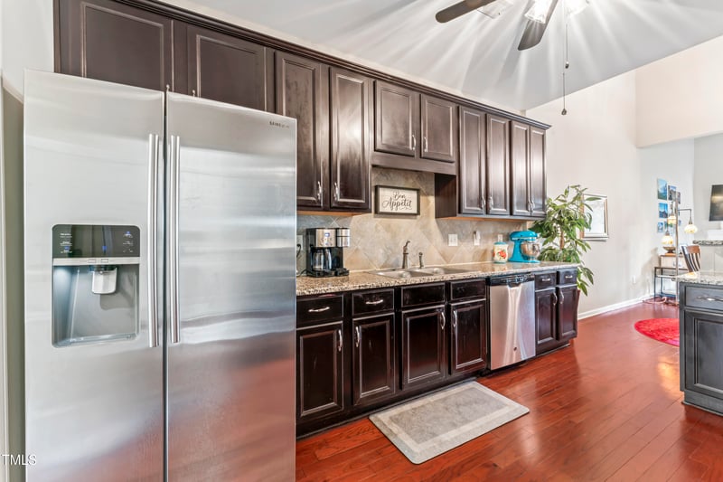 100 Beaconwood Ln, Holly Springs, NC 27540