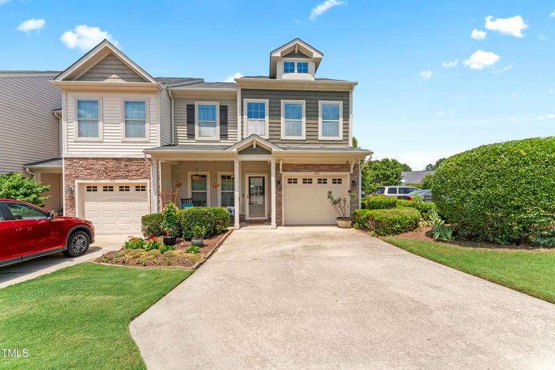 100 Beaconwood Ln, Holly Springs, NC 27540