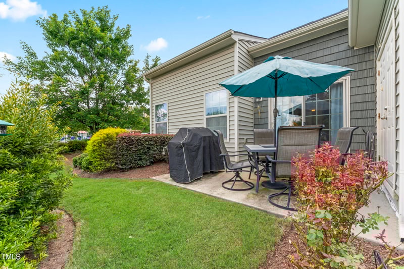 100 Beaconwood Ln, Holly Springs, NC 27540
