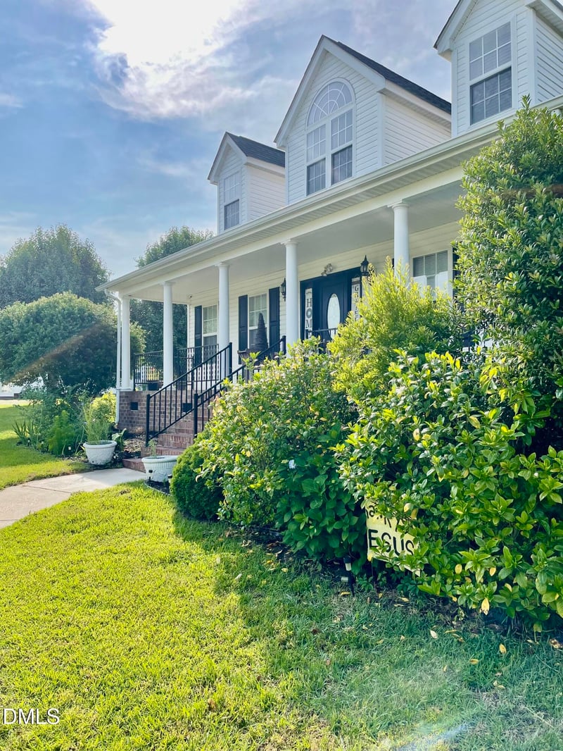 100 Blackberry Creek Dr, Willow Springs, NC 27592