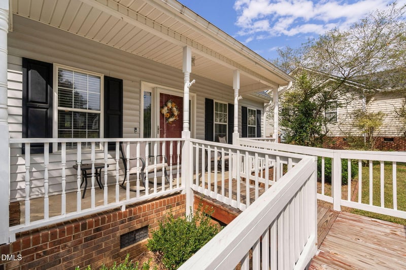 100 Blackthorne Pl, Garner, NC 27529