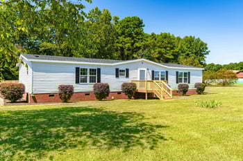 100 Blueberry Dr, Selma, NC 27576
