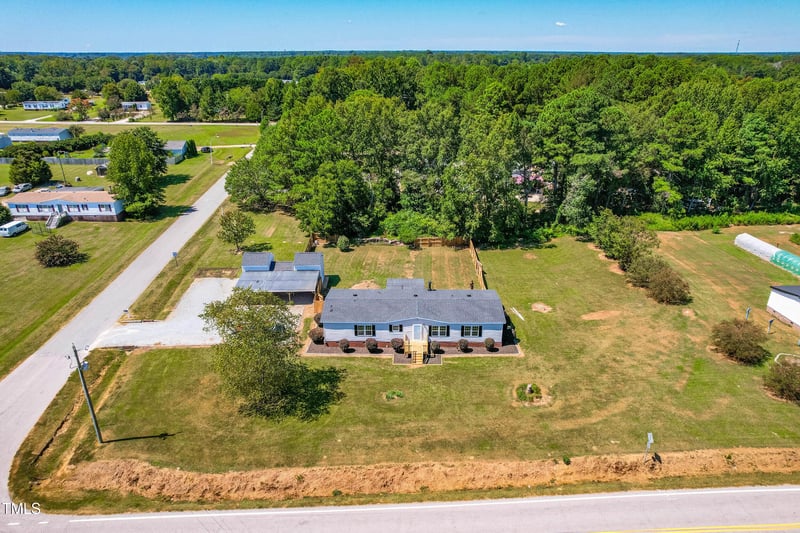 100 Blueberry Dr, Selma, NC 27576