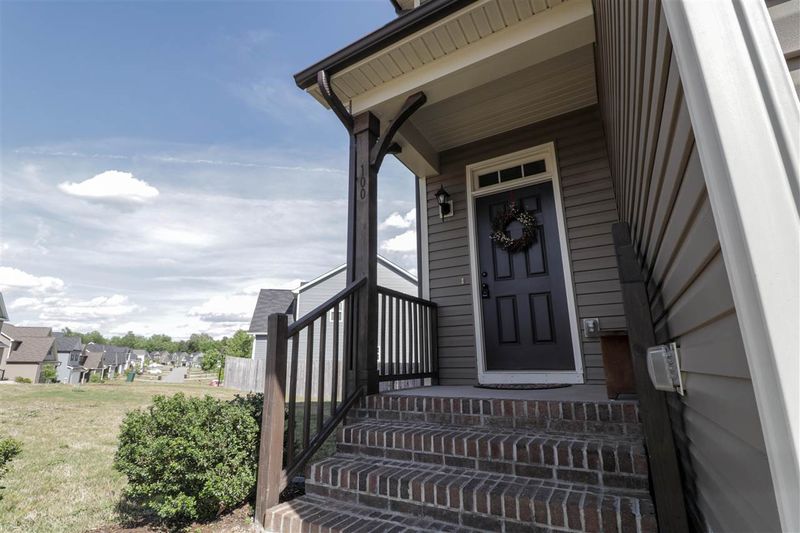 100 Bobby Ray Ct, Clayton, NC 27527