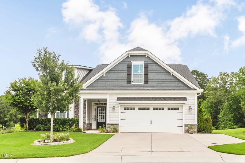 100 Bowhill Dr, Clayton, NC 27527