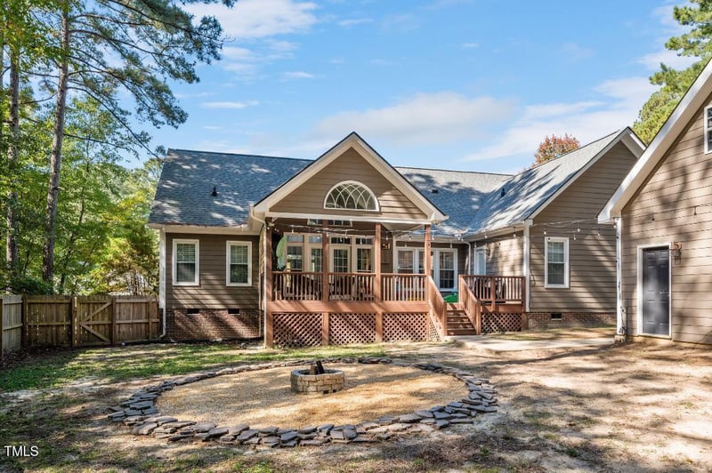 100 Bradborne Cir, Clayton, NC 27520
