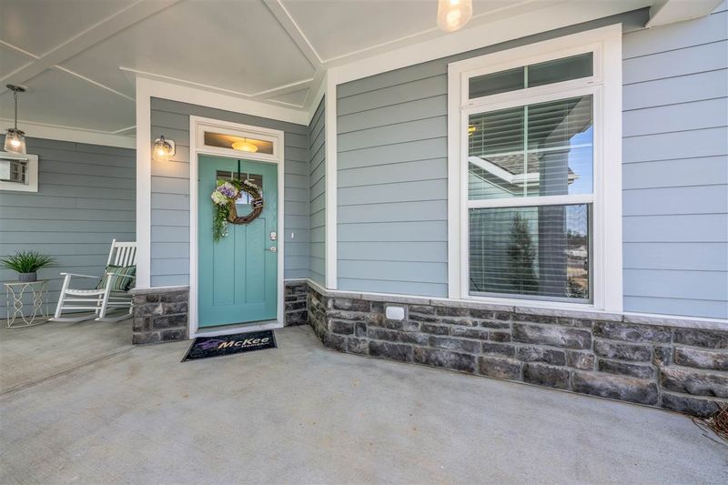 100 Bramble Ln, Clayton, NC 27527