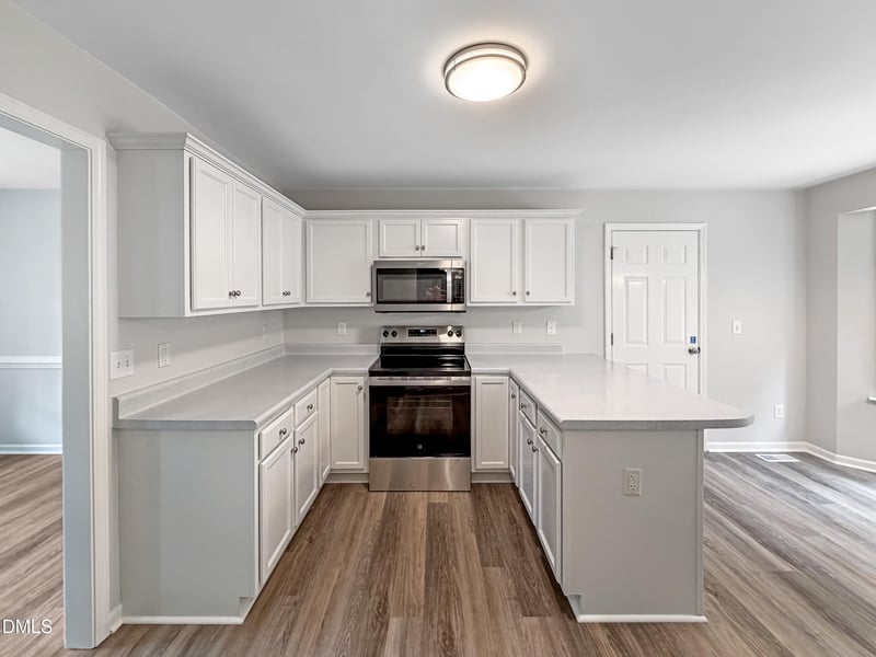 100 Broken Lance Dr, Youngsville, NC 27596