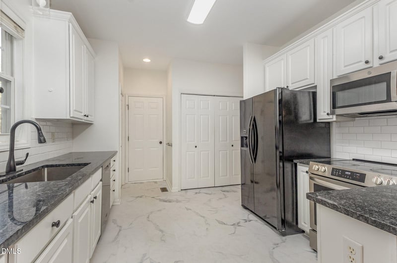 100 Brush Stream Dr, Cary, NC 27511