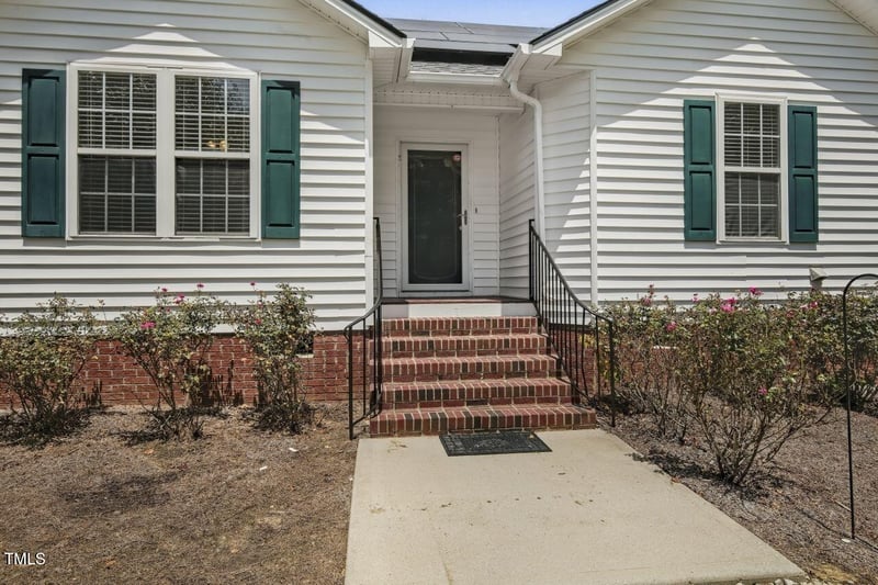 100 Bryant Dr, Smithfield, NC 27577