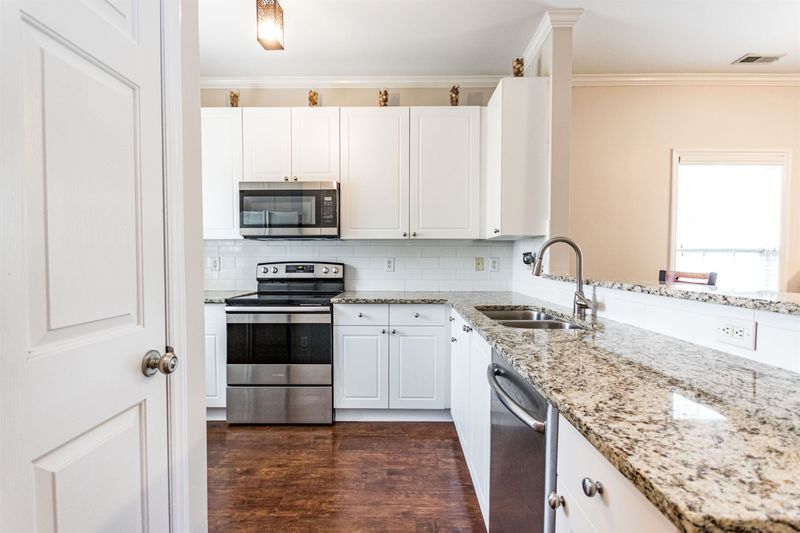 100 Buchanan Ln, Clayton, NC 27527