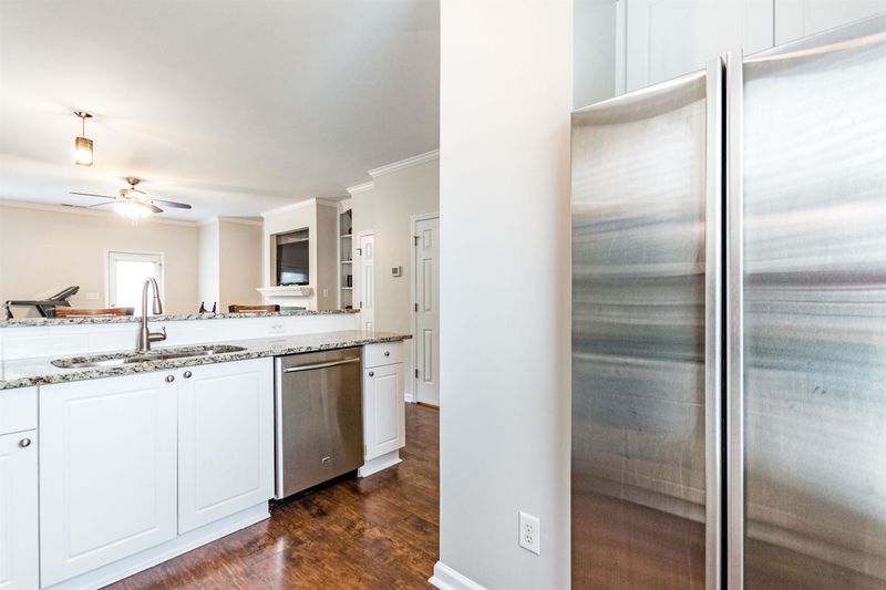 100 Buchanan Ln, Clayton, NC 27527