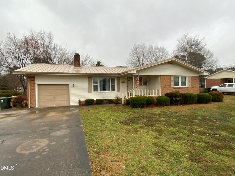 100 C St, Erwin, NC 28339