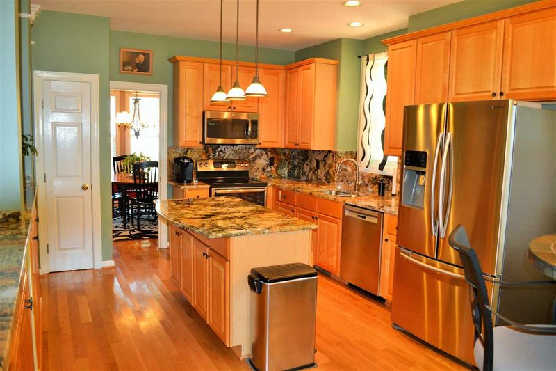 100 Capistrane Dr, Cary, NC 27519