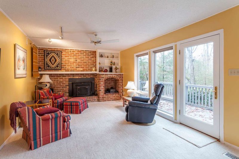 100 Carolina Forest Rd, Chapel Hill, NC 27516
