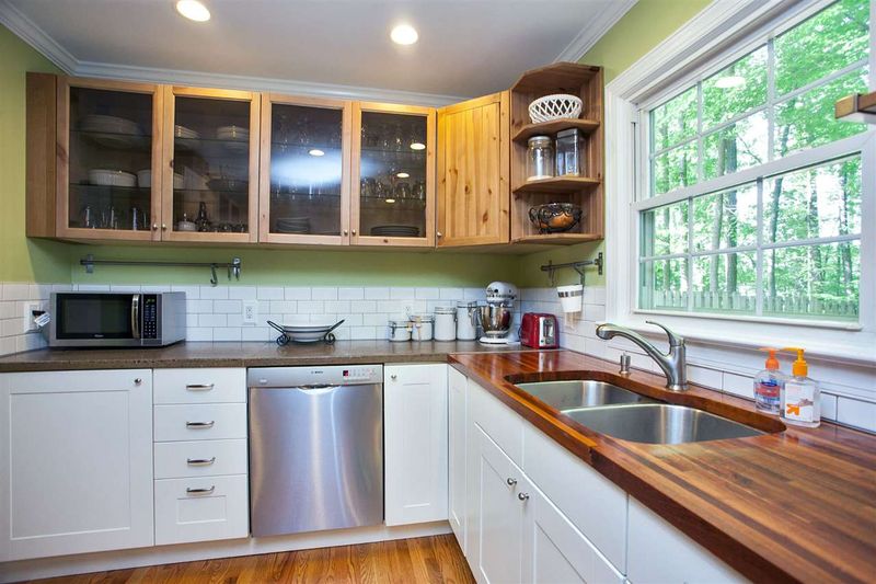 100 Cavendish Dr, Cary, NC 27513
