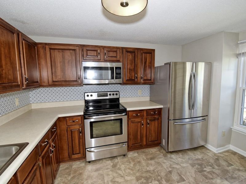 100 E Chalfont Way, Cary, NC 27513