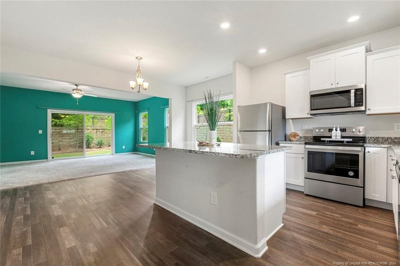 100 Chandler Ct, Sanford, NC 27330