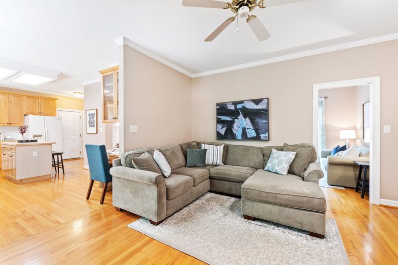100 Chantilly Ct, Apex, NC 27502