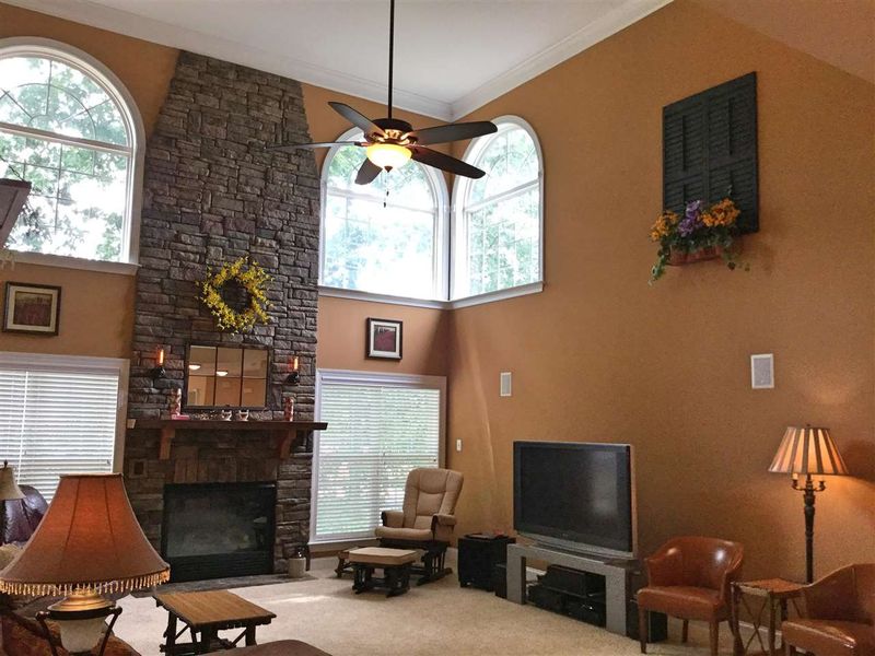 100 Chieftain Dr, Holly Springs, NC 27540