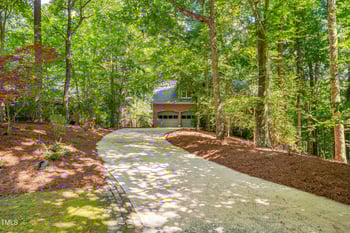 100 Collinson Dr, Chapel Hill, NC 27514