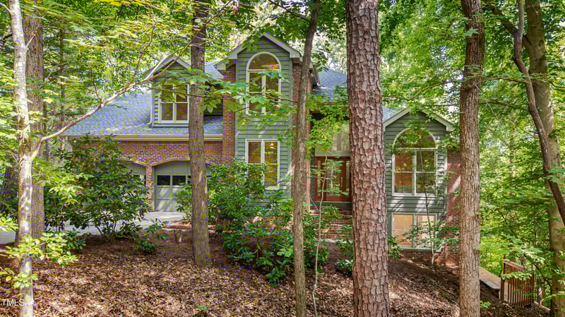 100 Collinson Dr, Chapel Hill, NC 27514