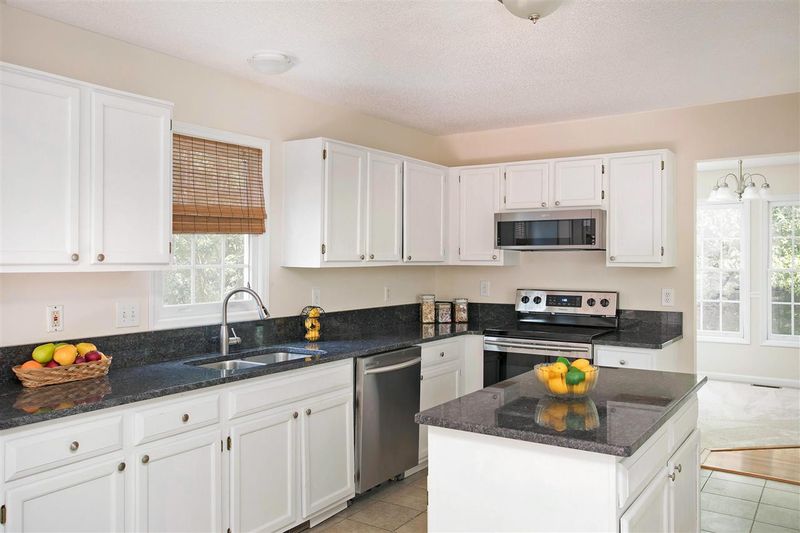 100 Connelly Springs Pl, Cary, NC 27519