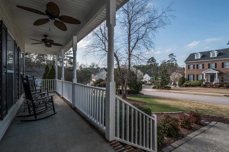 100 Conway Ct, Cary, NC 27513