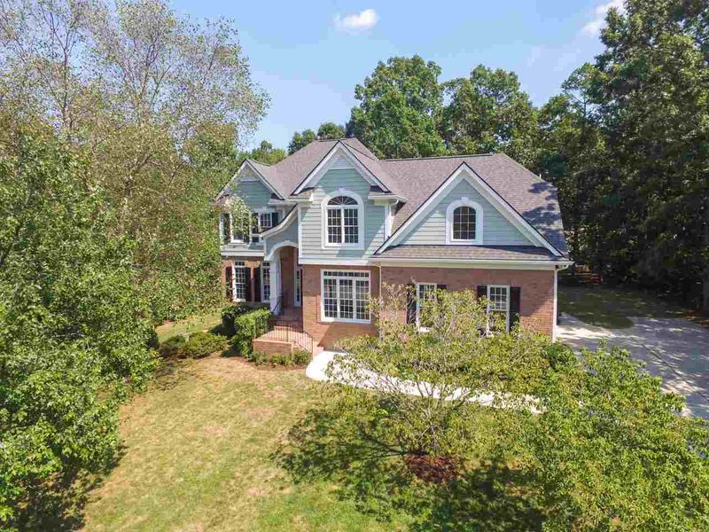 100 N Coslett Ct, Cary, NC 27513
