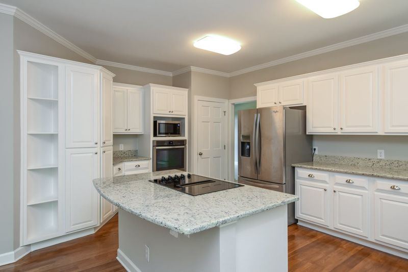 100 N Coslett Ct, Cary, NC 27513