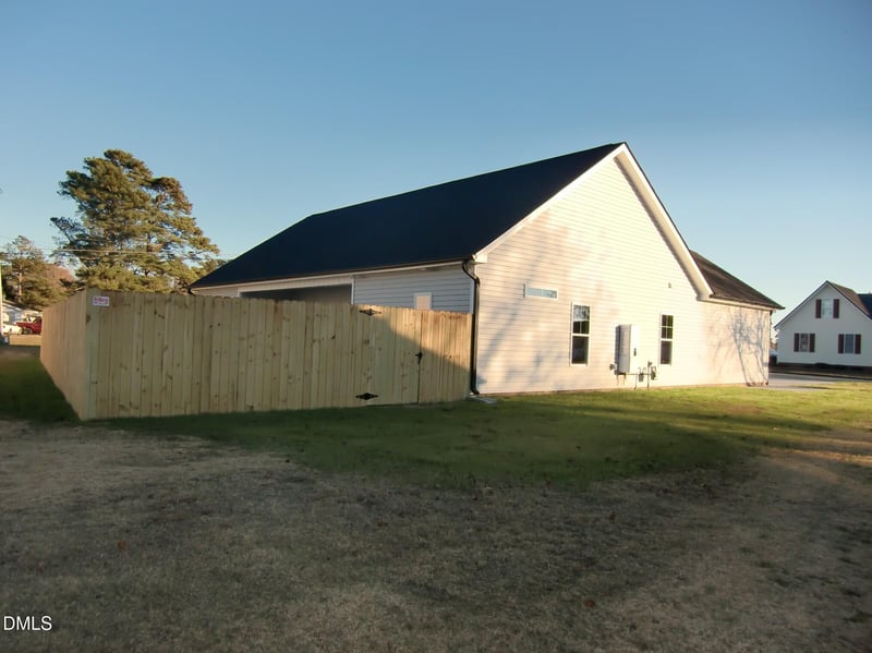 100 Covington Ln, Dunn, NC 28334