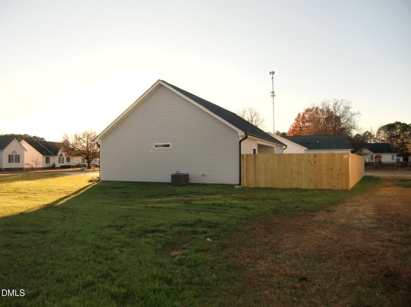 100 Covington Ln, Dunn, NC 28334