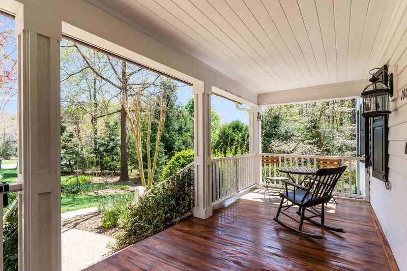 100 Cross Creek Dr, Chapel Hill, NC 27514