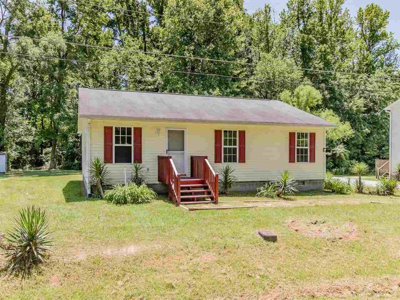 100 Daphine Dr, Hillsborough, NC 27278
