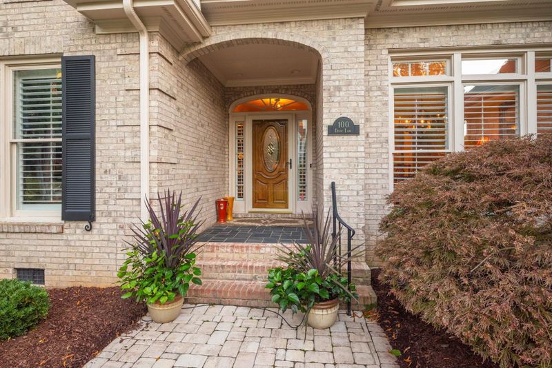 100 Divot Ln, Cary, NC 27513