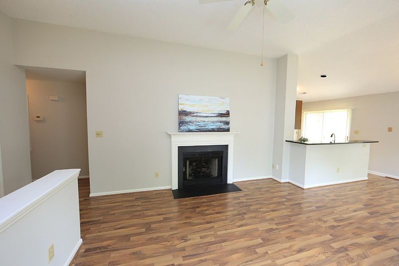 100 Duchess Ln, Chapel Hill, NC 27517